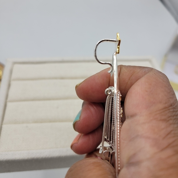 Vintage Christmas Brooch • Gold & Silvertone Tree - Picture 4 of 4